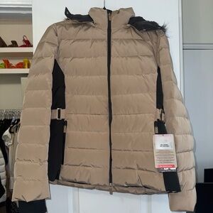WINDPROOF AND WATERPROOF JACKET